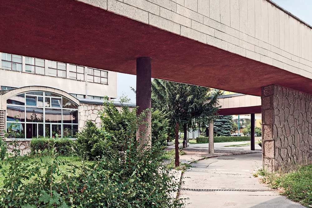 Juraj Neidhardt, Faculty of Philosophy in Sarajevo, 1954-59, Faculty courtyard. © Dragana Anotnić and Enis Logo, 2019.